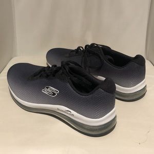 SKECHERS SKECH-AIR WIDE FEET SHOES. NWOT